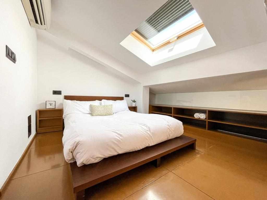 شقة Loft Cort Reial Atico In The Heart Of The Old Town خيرونا المظهر الخارجي الصورة
