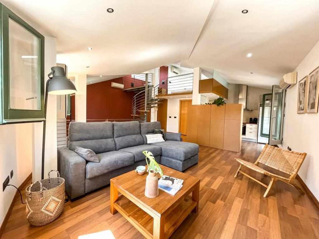 شقة Loft Cort Reial Atico In The Heart Of The Old Town خيرونا المظهر الخارجي الصورة