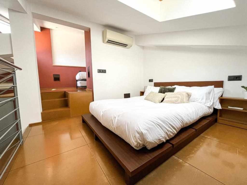 شقة Loft Cort Reial Atico In The Heart Of The Old Town خيرونا المظهر الخارجي الصورة